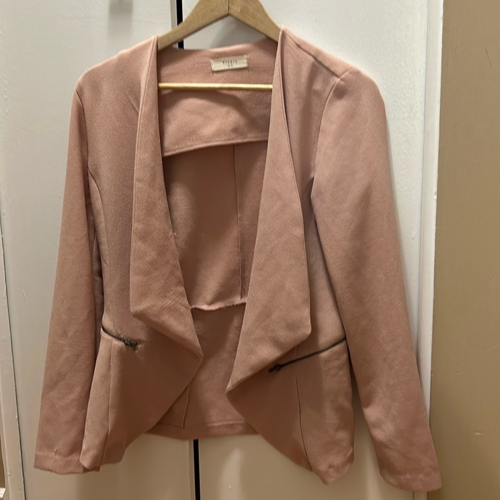 Beautiful! Elodie blush pink blazer